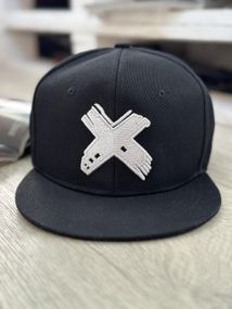 Кепка снепбек (Snapback)  з хрестиком Чорний з білим 56-61р (9057)