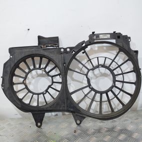 Дифузор вентилятора охолодження Audi A4 b7 2.0 TDI корпус вентилятора радіатора Ауді а4 б7 8E0121205AB