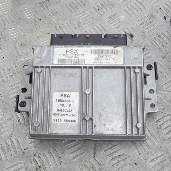 Блок керування двигуном 1.8 16V Citroen C5 2001-2004 Комп'ютер ЕБУ мотора Сітроен ц5 9650133180 84820V02