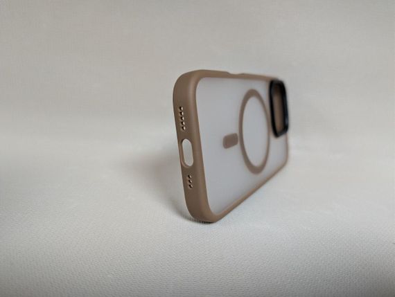 Чохол для iPhone 16 Pro / Айфон 16 Про Wave Matte Insane, TPU, матовий, напівпрозорий, коричневий | Зображення 1