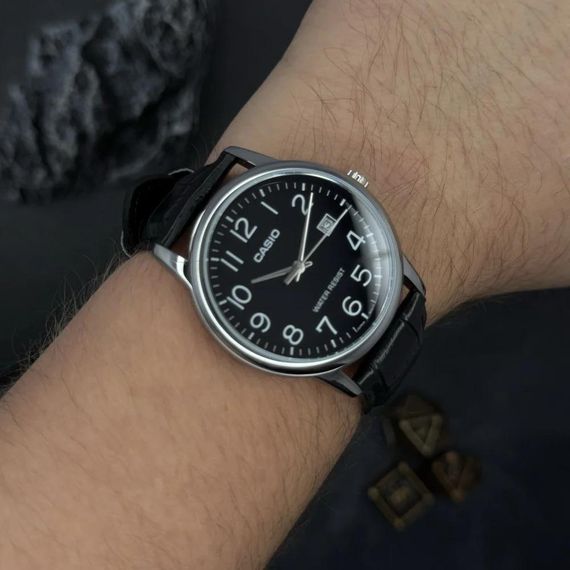Чоловічий годинник Casio MTP-V005L-1B | Зображення 1