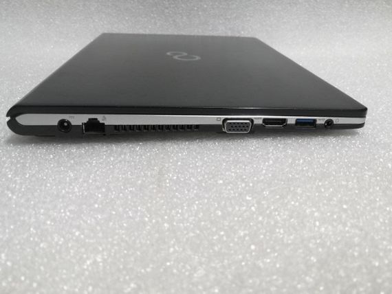 Ультрабук Б-клас Fujitsu LifeBook / 13.3" IPS Touch / Core i5-6300U (2(4) ядра по 2.4-3 GHz) / 8GB DDR4 / 256GB SSD / HD Graphics 520 / WebCam / HDMI б/в | Зображення 8