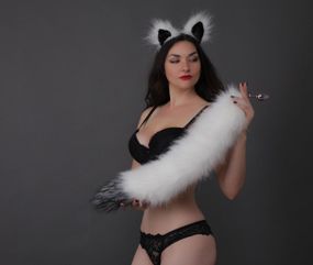 Анальный меховой хвост без пробки, Белый с чернобурым кончиком, OKOVA 60 см. sexstyle