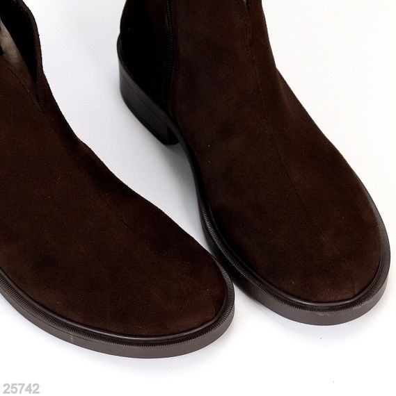 Практичні універсальні шоколадні зимові замшеві черевики низький хід | Зображення 4