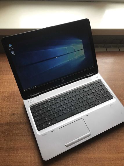 Ноутбук HP ProBook 650 G2 / 15.6" (1920x1080) TN / Intel Core i5-6200U (2 (4) ядра по 2.3 - 2.8 GHz) / 8 GB DDR3 / 128 GB SSD / Intel HD Graphics 4600 / WebCam / DVD-ROM б/в | Зображення 2