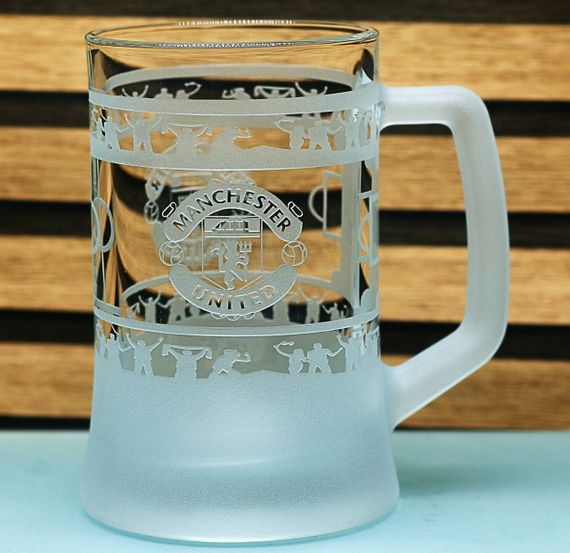 Пивной бокал 670 мл ФК Манчестер Юнайтед FC Manchester United с гравировкой подарок для фаната кружка круговая | Зображення 4