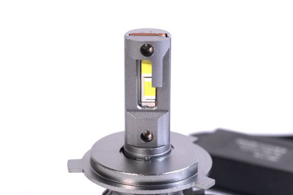 Комплект светодиодных ламп TBS Design T8 PRO H4 12-24V 110W P43t 11000lm 6000K | Зображення 2
