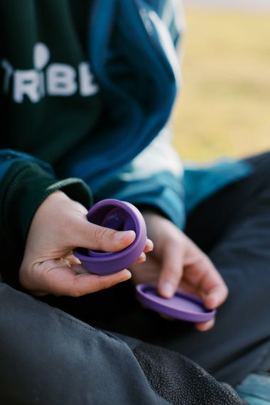 Стакан складаний Tribe 90 мл plum, туристичний силіконовий стаканчик трайб з кришкою, похідний посуд для походу й риболовлі | Зображення 8