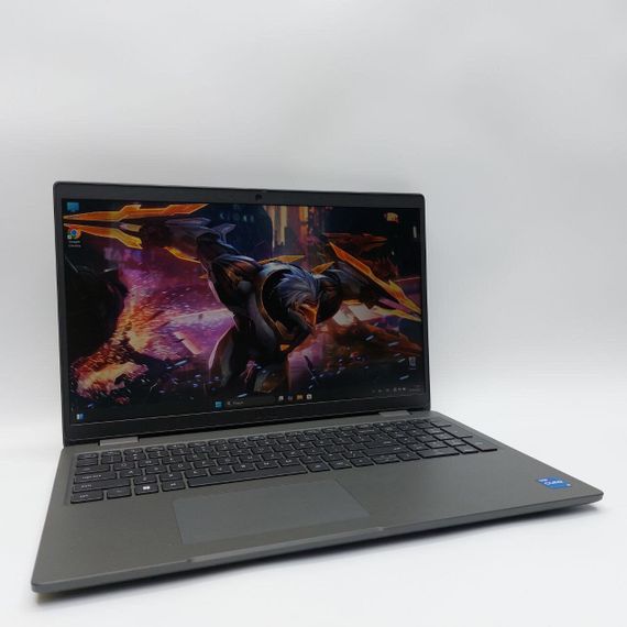 Ультрабук Dell Latitude 3540 / 15.6" (1920x1200) IPS / Intel Core i5-1335U (10 (12) ядер по 3.4 - 4.6 GHz) / 16 GB DDR4 / 256 GB SSD / Intel Iris Xe Graphics / WebCam б/у | Зображення 3