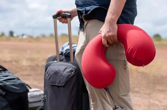 Подушка Exped Neck Pillow Deluxe. Ruby red | Зображення 1