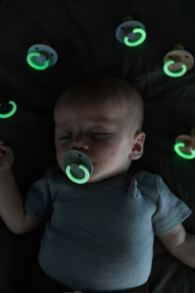 Соска пустушка BIBS Colour Deep Space 0-6 міс нічна (світиться в темряві) | Зображення 2