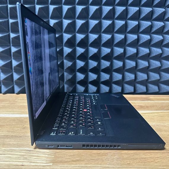 Ультрабук Lenovo ThinkPad A485 / 14" (1920x1080) IPS Touch / AMD Ryzen 3 Pro 2300U (4 ядра по 2.0 - 3.4 GHz) / 8 GB DDR3 / 256 GB SSD / AMD Radeon Vega 6 Graphics / WebCam б/у | Зображення 2