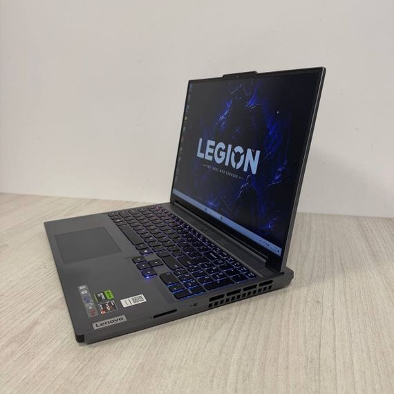 Игровой ноутбук Б-класс Lenovo Legion Slim 5 16ARP9 / 16" (2560x1600) IPS / AMD Ryzen 7 7435HS (8 (16) ядер по 3.1 - 4.5 GHz) / 16 GB DDR5 / 512 GB SSD / nVidia GeForce RTX 4070, 8 GB GDDR6, 128-bit / WebCam б/у | Зображення 4