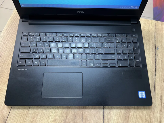 Ноутбук Dell Latitude 3570 15.6 HD core i5 6200u/8gb/500gb HDD | Зображення 1
