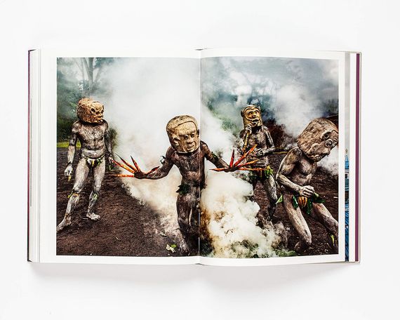 Альбомы известных фотографов книга работ Стива Маккарри Steve McCurry: A Life in Pictures книги по фотографии | Зображення 7