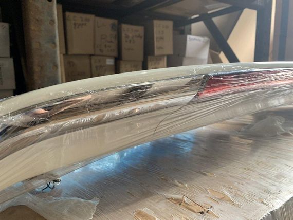 Спойлер (2008-2015) Белый цвет для Toyota Land Cruiser 200 | Зображення 2