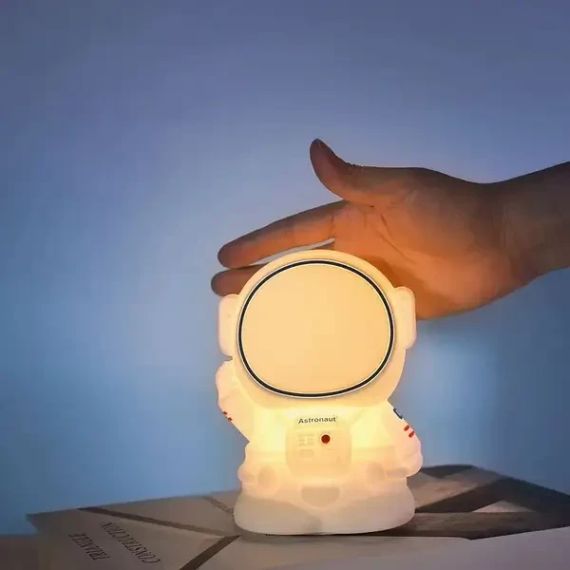 Силіконовий нічник Космонавт Теплий Білий