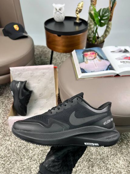 Чоловічі кросівки Air Zoom Winflo 8 Shield Black Dark Gre весна / лето / осень A3640 44 28 см | Зображення 4