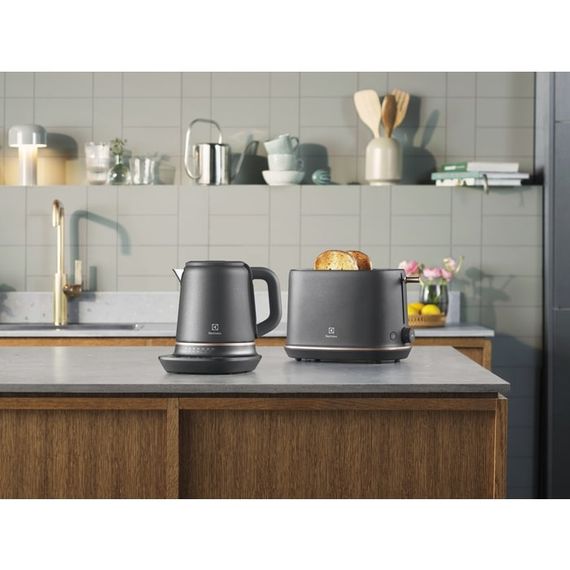 Електрочайник Electrolux, 1,7л, Strix, метал, мат, підтримка темп, чорний (E7K1-6BP) | Зображення 6
