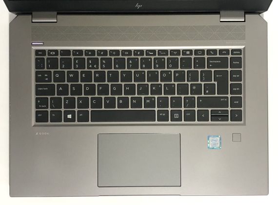 Мобільна робоча станція Б-клас HP ZBook Studio G5 / 15.6" (1920x1080) IPS / Intel Core i7-8750H (6 (12) ядер по 2.2 - 4.1 GHz) / 16 GB DDR4 / 256 GB SSD / nVidia Quadro P1000, 4 GB DDR5, 128-bit / WebCam / Win 11 Pro б/в + Подарунок Накопичувач 64 ГБ | Зображення 8