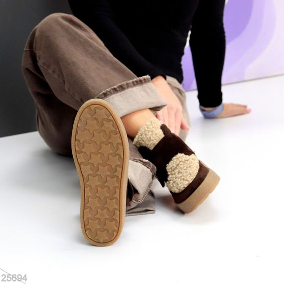 Молодежные шоколадные замшевые зимние ботинки с бежевым мехом | Зображення 2