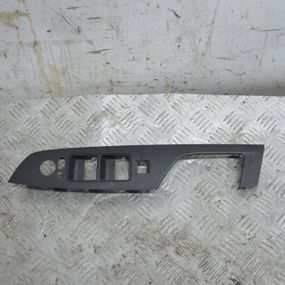 Накладка передніх лівих дверей Mazda 6 GH 2007-2012 Рамка кнопок склопідйомника Мазда 6 GS1D4581B