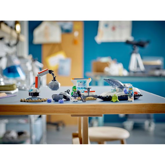 Конструктор LEGO City Космічний корабель і дослідження астероїда 126 деталей (60429) | Зображення 6