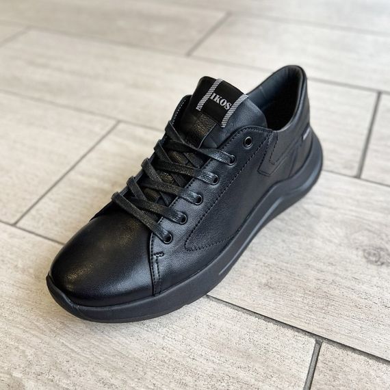 Кожаные черные кроссовки ИКОС 40 размер