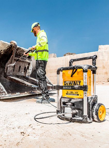 Мийка високого тиску акумуляторна безщіткова 165 Бар DeWALT DCMPW1600N | Зображення 9