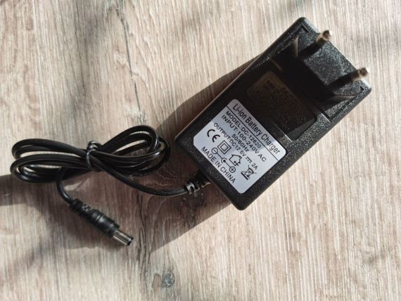 Зарядка li-ion 3S, DC 12.6V 2а CC/CV