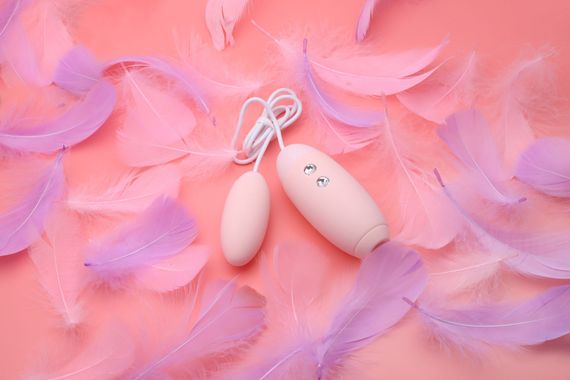 Вакуумний стимулятор з віброяйцем 2-в-1 KISSTOY Miss VV Pink | Зображення 4