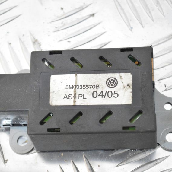 Підсилювач сигналу антени Volkswagen Golf VI 2008-2013 Підсилювач антени Фольксваген Гольф 6 5M0035570B | Зображення 1