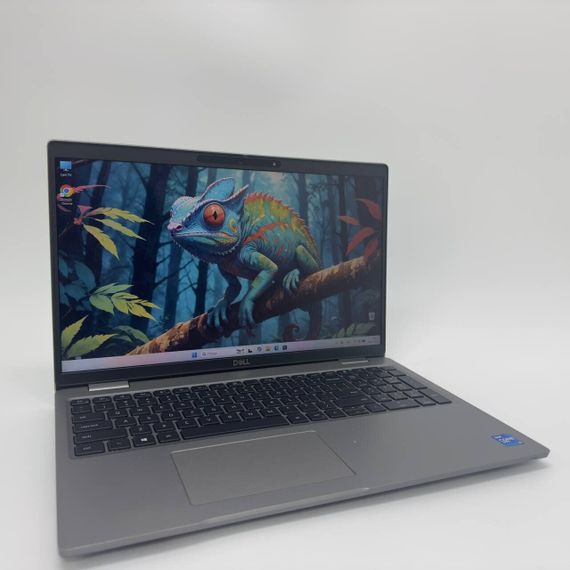 Ультрабук Dell Latitude 5520 / 15.6" (1920x1080) IPS / Intel Core i5-1145G7 (4 (8) ядра по 4.4 GHz) / 16 GB DDR4 / 256 GB SSD / Intel Iris Xe Graphics / WebCam б/у + Подарунок Мышка и коврик | Зображення 1
