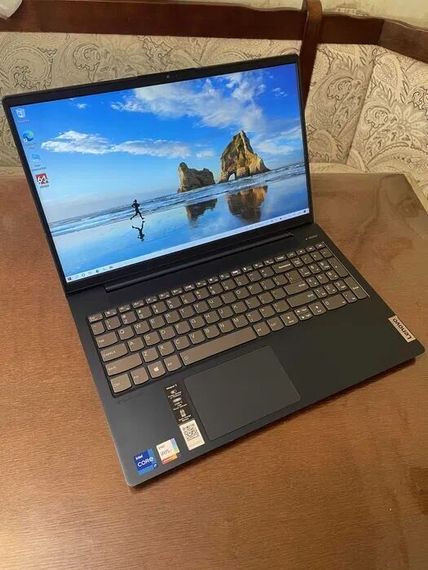 Ультрабук Lenovo IdeaPad 5 15ITL05 / 15.6" (1920x1080) IPS / Intel Core i7-1165G7 (4 (8) ядра по 2.8 - 4.7 GHz) / 12 GB DDR4 / 512 GB SSD / Intel Iris Xe Graphics / WebCam б/в | Зображення 1