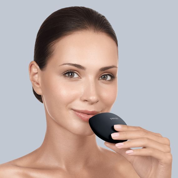 Устройство для увеличения объема губ GESKE Lip Volumizer&Booster 4в1 Big white, Черный | Зображення 3