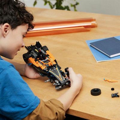 Конструктор LEGO Автомобиль для гонки NEOM McLaren Formula E 452 детали (42169) | Зображення 7