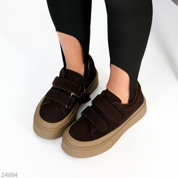Замшеві кеди на липучках колір гіркий шоколад на потовщеній підошві | Зображення 3