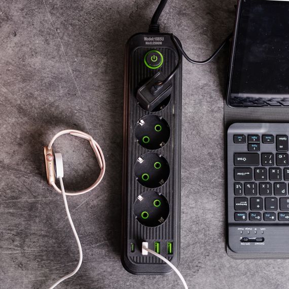 Мережевий фільтр 2.8 м подовжувач на 4 розетки з 3 USB 1 Type-C та кнопкою відключення HP-5-13MF | Зображення 1