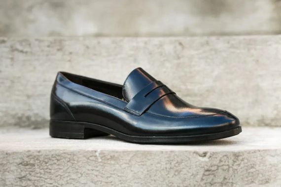 Кожаные туфли лоферы синего цвета 44 размер