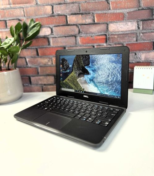 Нетбук Dell Latitude 3190 / 11.6" (1366x768) TN / Intel Pentium Silver N5000 (4 ядра по 1.1 - 2.7 GHz) / 4 GB DDR4 / 128 GB SSD / Intel UHD Graphics 605 / WebCam б/у | Зображення 2
