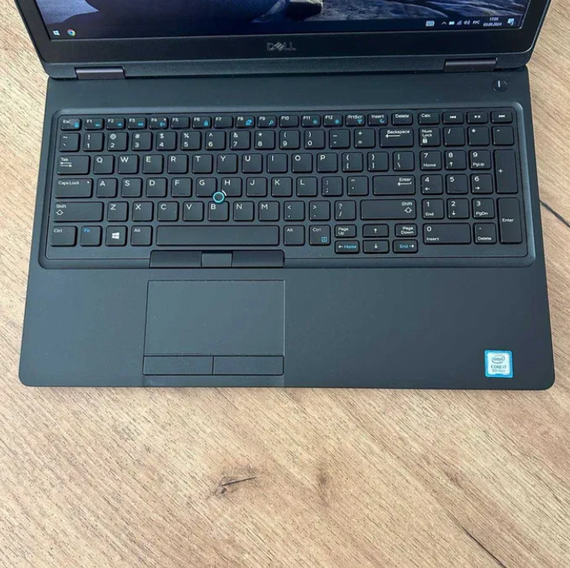 Ноутбук Dell Latitude 5590 15,6" FHD IPS i7 8650U 8Gb SSD 256Gb  Б/В | Зображення 4