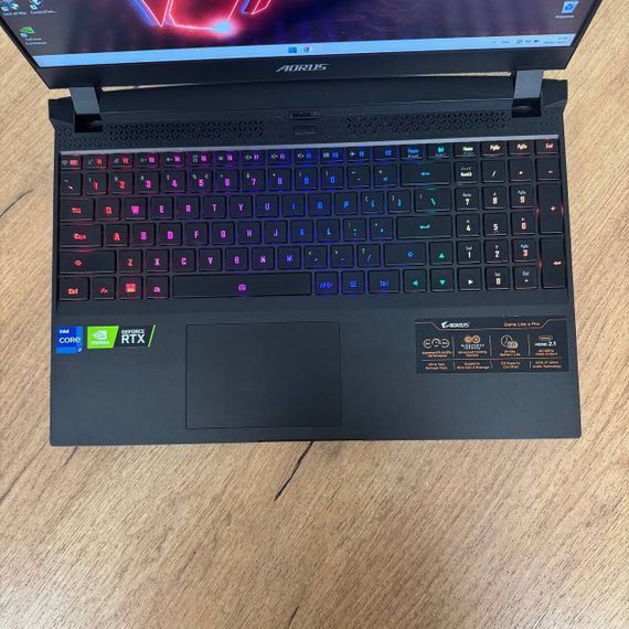 Ігровий ноутбук Б-клас Gigabyte Aorus 15P XD / 15.6" (1920x1080) IPS / Intel Core i7-11800H (8 (16) ядер по 2.3 - 4.6 GHz) / 16 GB DDR4 / 1000 GB SSD / nVidia GeForce RTX 3070, 8 GB GDDR6, 256-bit / WebCam б/в | Зображення 6