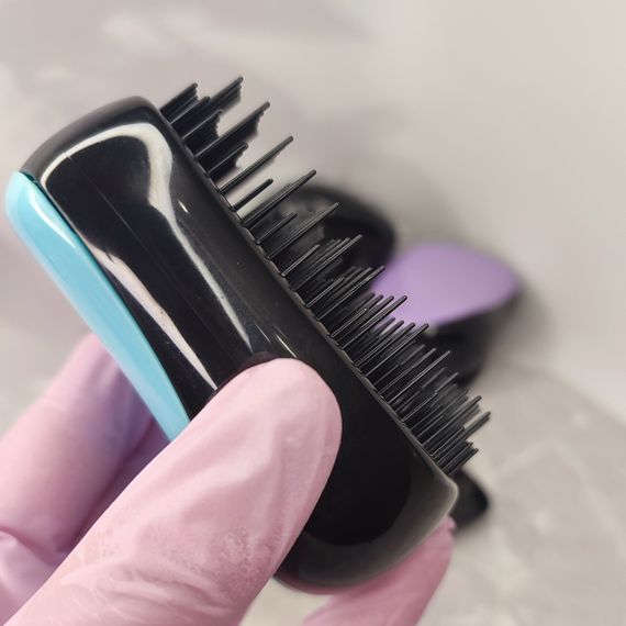 Гребінець Tangle з кришкою