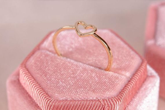 Кольцо из желтого золота с сердечком 20 | Зображення 3