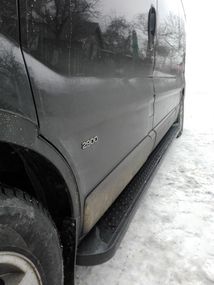 Боковые пороги Allmond Black (2 шт., алюминий) Длинная база для Renault Trafic 2001-2015 гг