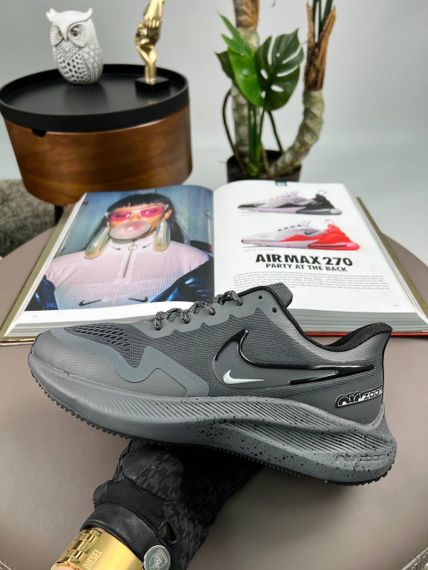 Мужские кроссовки Air Zoom Winflo 8 Shield Dark Grey Space весна / літо / осінь A3645 44 28 см