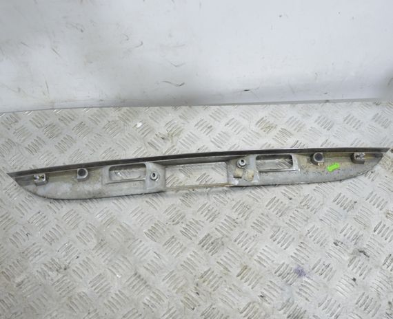 Панель підсвічування номера Mercedes E-Class W211 2002-2009 Накладка дверей багажника Мерседес в211 A2117400493 | Зображення 1