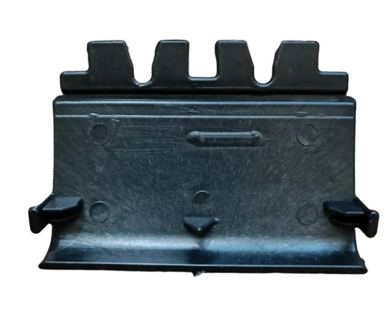 VOLKSWAGEN Passat B5 (95-05) заглушка порога поддомкратника, внимание на крепление! Пассат Б5