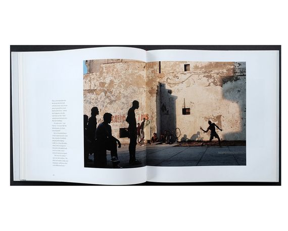 Альбомы известных фотографов книга работ Дэвида Алана Харви David Alan Harvey:Cuba. Island at a Crossroad. Б/У | Зображення 3