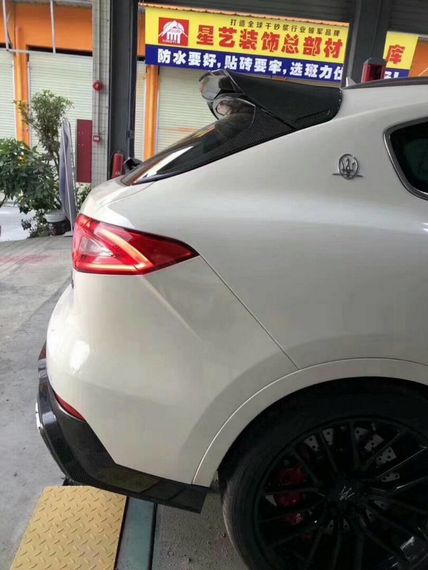 Комплект обвісів Mansoru (натуральний карбон) для Maserati Levante | Зображення 5